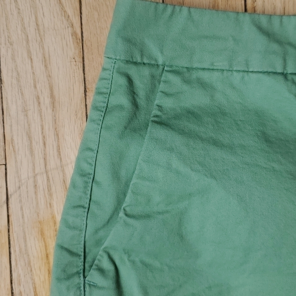 Old Navy Chino Shorts Sz 8 - Picture 2 of 5